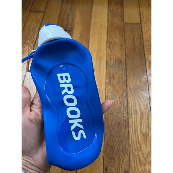 BROOKS COLLAPSIBLE WATER BOTTLE - Picture 6 of 9